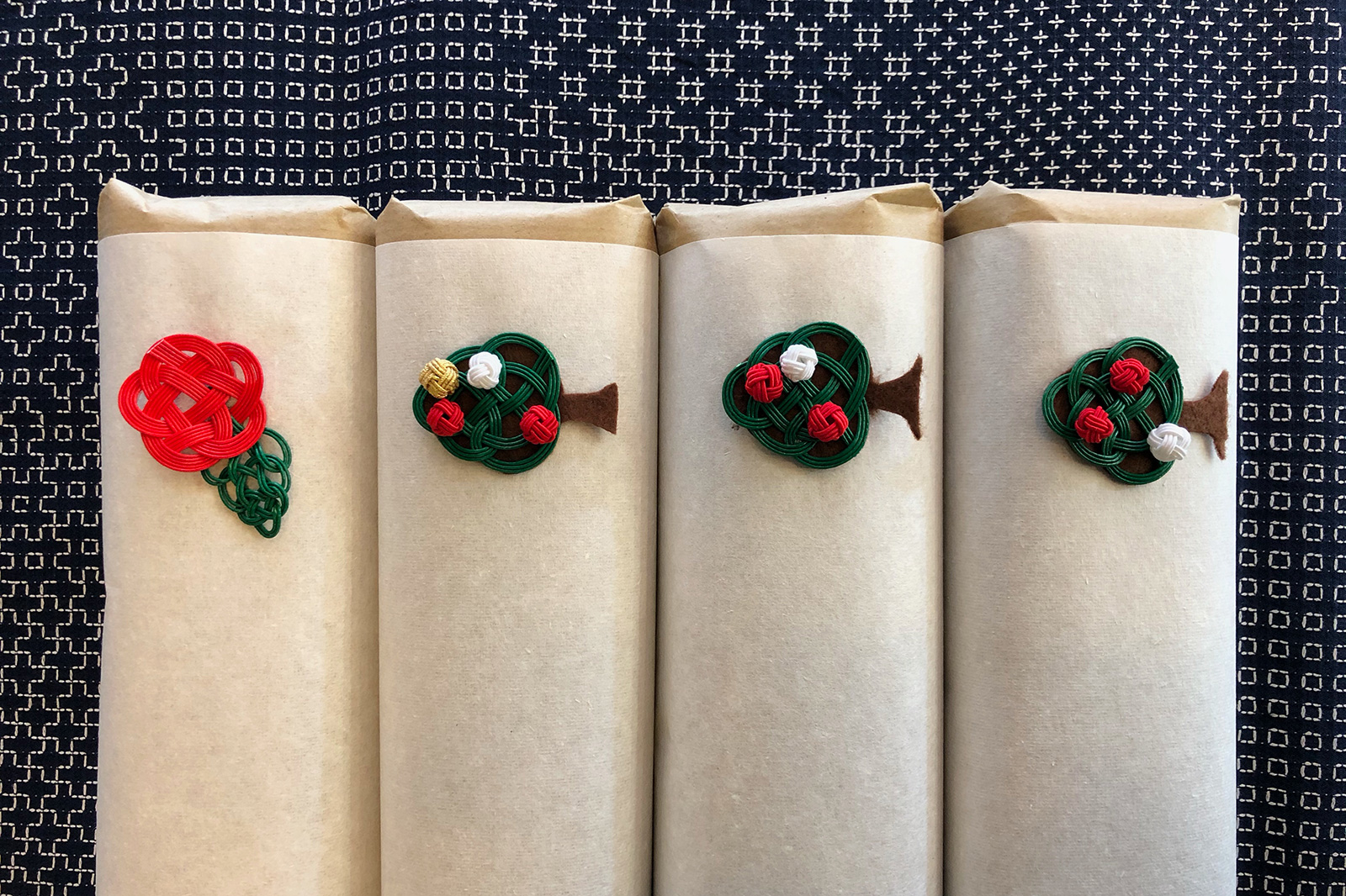 最新作！椿と林檎の樹を結んだ水引。