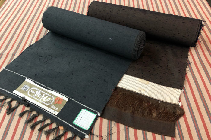 男物アンサンブルが2つ。