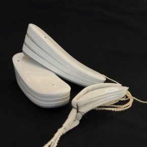 錦上に花を添える。